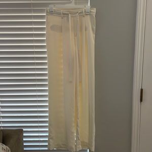 Target- Women’s high rise white belted pants